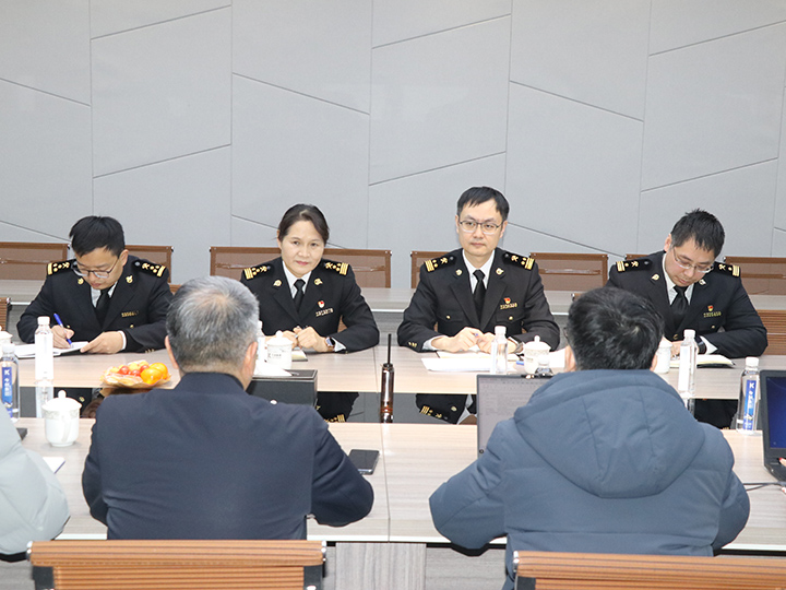 Changzhou Customs Wujin Office Director Zhang Aifang and his party of 4 people to the company research